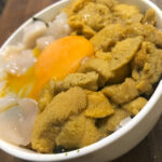 ホタテうに丼,黄身,海鮮丼,ロシア産雲丹,